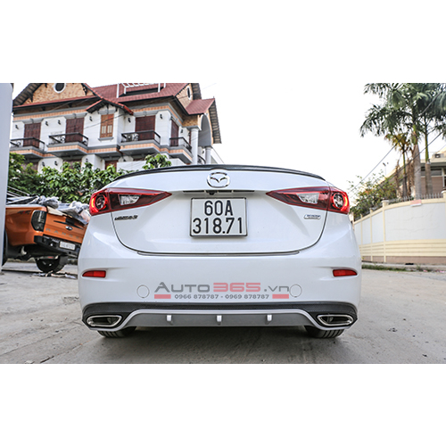 Mazda 3 nâng cấp lip chia pô kiểu Mercedes